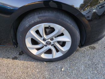 Photo 19 du bon plan OPEL Adam Rocks 1.4 Twinport 87ch Adamyourself White&Black Start/Stop occasion à 8990 €