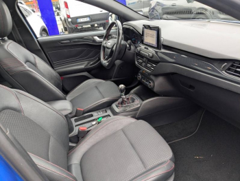 Photo 13 du bon plan FORD Focus 1.0 EcoBoost 125ch ST-Line occasion à 13990 €