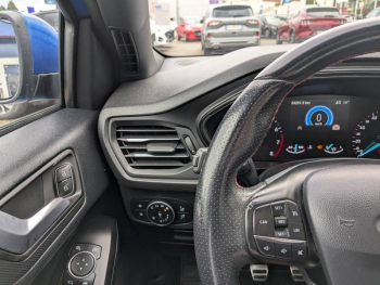 Photo 23 du bon plan FORD Focus 1.0 EcoBoost 125ch ST-Line occasion à 13990 €