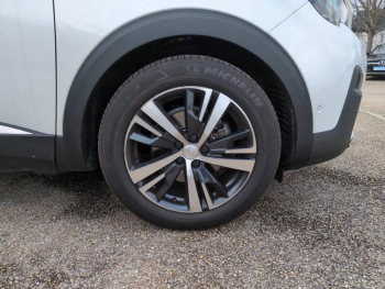 Photo 10 du bon plan PEUGEOT 3008 1.6 BlueHDi 120ch Allure S&S occasion à 12790 €