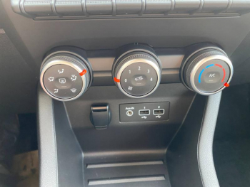 Photo 16 du bon plan RENAULT Clio 1.0 TCe 90ch Zen -21 occasion à 12590 €