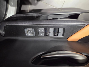 Photo 11 du bon plan LEXUS UX 250h 4WD Luxe Plus MY22 occasion à 26490 €