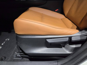 Photo 12 du bon plan LEXUS UX 250h 4WD Luxe Plus MY22 occasion à 26490 €