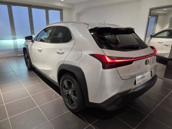 Photo 17 du bon plan LEXUS UX 250h 4WD Luxe Plus MY22 occasion à 26490 €