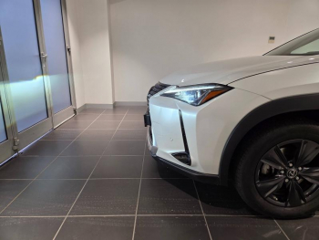 Photo 21 du bon plan LEXUS UX 250h 4WD Luxe Plus MY22 occasion à 26490 €