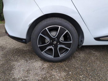 Photo 11 du bon plan RENAULT Clio Estate 1.2 16v 75ch Limited 2015 Euro6 occasion à 7990 €