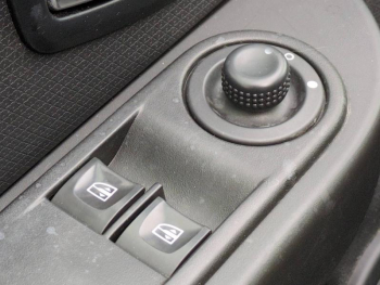 Photo 21 du bon plan RENAULT Clio Estate 1.2 16v 75ch Limited 2015 Euro6 occasion à 7990 €