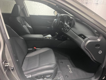 Photo 8 du bon plan LEXUS ES 300h Business MY23 occasion à 41990 €