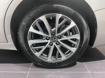 Photo 11 du bon plan LEXUS ES 300h Business MY23 occasion à 41990 €