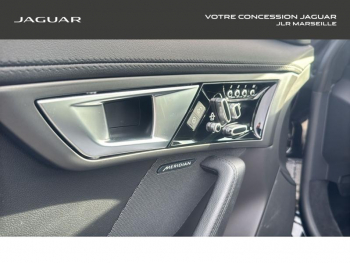 Photo 12 du bon plan JAGUAR F-Type Coupe 3.0 V6 340ch BVA8 occasion à 47990 €