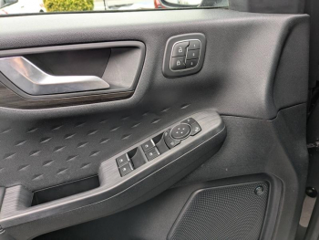 Photo 20 du bon plan FORD Kuga 2.5 Duratec 225ch PHEV Vignale BVA occasion à 22400 €