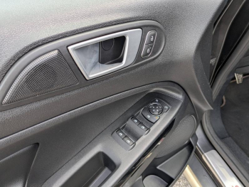 Photo 9 du bon plan FORD EcoSport 1.5 ECOBLUE 95CH ST LINE 5 CH JANTES 18 P + OPTIONS occasion à 13500 €