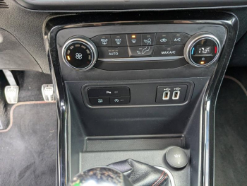 Photo 16 du bon plan FORD EcoSport 1.5 ECOBLUE 95CH ST LINE 5 CH JANTES 18 P + OPTIONS occasion à 13500 €