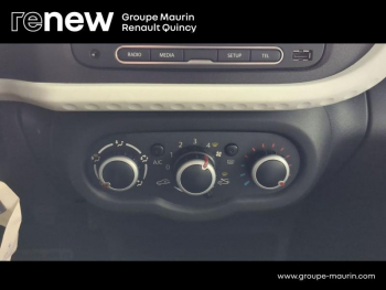 Photo 22 du bon plan RENAULT Twingo 1.0 SCe 70ch Stop&Start Zen eco² occasion à 8489 €