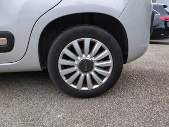 Photo 11 du bon plan FIAT 500L 1.6 Multijet 16v 105ch S&S Lounge occasion à 7980 €