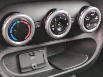 Photo 22 du bon plan FIAT 500L 1.6 Multijet 16v 105ch S&S Lounge occasion à 7980 €