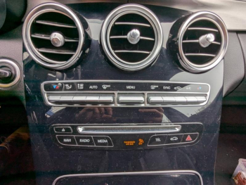 Photo 19 du bon plan MERCEDES-BENZ Classe C 220 d Sportline 7G-Tronic Plus occasion à 21989 €