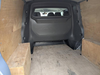 Photo 16 du bon plan VOLKSWAGEN Transporter Fg VUL 2.8T L2H1 2.0 TDI 198ch ProCab Business Line DSG7 occasion à 32980 €