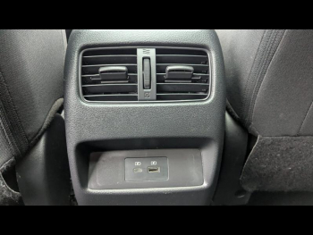 Photo 23 du bon plan NISSAN Qashqai e-POWER 190ch N-Connecta occasion à 27990 €