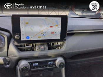 Photo 15 du bon plan TOYOTA RAV4 2.5 Hybride 218ch Dynamic 2WD MY23 occasion à 35490 €