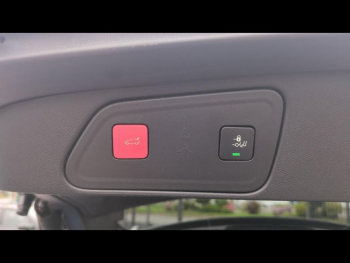 Photo 17 du bon plan PEUGEOT 3008 HYBRID 225ch GT e-EAT8 10cv occasion à 23999 €