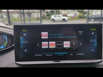 Photo 24 du bon plan PEUGEOT 3008 HYBRID 225ch GT e-EAT8 10cv occasion à 23999 €