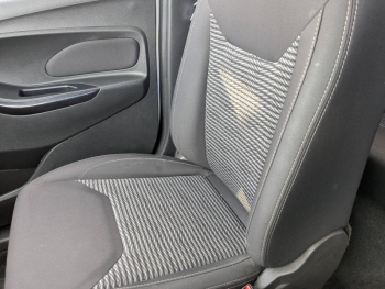 Photo 16 du bon plan FORD Ka+ 1.2 Ti-VCT 85ch S&S White Edition occasion à 9490 €