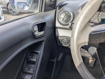 Photo 17 du bon plan FORD Ka+ 1.2 Ti-VCT 85ch S&S White Edition occasion à 9490 €