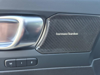 Photo 18 du bon plan VOLVO XC40 T5 Recharge 180 + 82ch Ultimate DCT 7 occasion à 37900 €