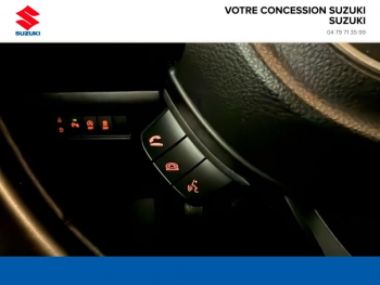 Photo 23 du bon plan SUZUKI Swift 1.2 Dualjet Hybrid 83ch Pack AllGrip occasion à 16990 €