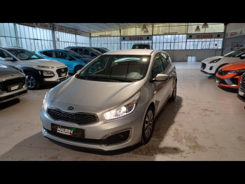 Photo 4 du bon plan KIA Cee'd 1.0 T-GDi 120ch ISG Active occasion à 10900 €