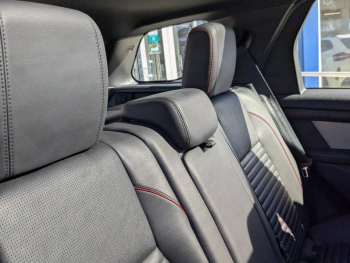 Photo 12 du bon plan LAND-ROVER Discovery Sport P300e R-Dynamic S AWD BVA occasion à 36990 €