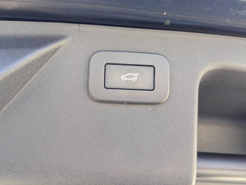 Photo 16 du bon plan LAND-ROVER Discovery Sport P300e R-Dynamic S AWD BVA occasion à 36990 €