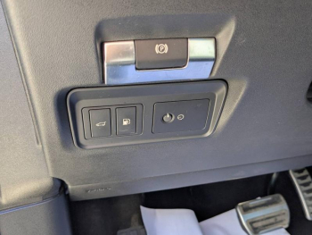 Photo 19 du bon plan LAND-ROVER Discovery Sport P300e R-Dynamic S AWD BVA occasion à 36990 €