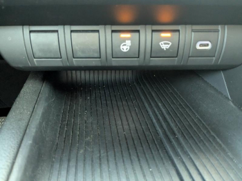 Photo 15 du bon plan TOYOTA C-HR 2.0 Hybride 200ch Design NG23 occasion à 29990 €