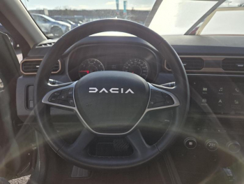 Photo 17 du bon plan DACIA Duster 1.3 TCe 150ch FAP Extreme 4x2 EDC occasion à 22390 €
