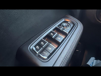 Photo 16 du bon plan PORSCHE Macan 2.0 245ch PDK occasion à 41990 €