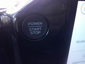 Photo 15 du bon plan FORD Transit Custom Fg VUL 320 L1H1 2.5 Duratec 232ch Hybride rechargeable Limited CVT occasion à 39901 €