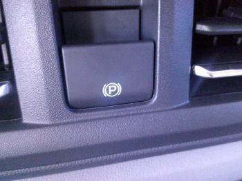 Photo 17 du bon plan FORD Transit Custom Fg VUL 320 L1H1 2.5 Duratec 232ch Hybride rechargeable Limited CVT occasion à 39901 €