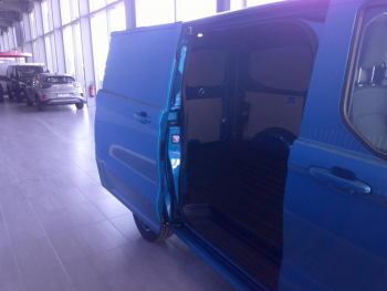 Photo 27 du bon plan FORD Transit Custom Fg VUL 320 L1H1 2.5 Duratec 232ch Hybride rechargeable Limited CVT occasion à 39901 €