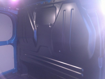 Photo 28 du bon plan FORD Transit Custom Fg VUL 320 L1H1 2.5 Duratec 232ch Hybride rechargeable Limited CVT occasion à 39901 €