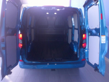 Photo 29 du bon plan FORD Transit Custom Fg VUL 320 L1H1 2.5 Duratec 232ch Hybride rechargeable Limited CVT occasion à 39901 €