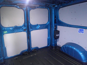 Photo 31 du bon plan FORD Transit Custom Fg VUL 320 L1H1 2.5 Duratec 232ch Hybride rechargeable Limited CVT occasion à 39901 €