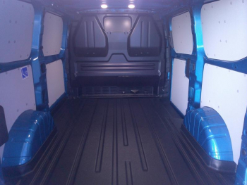 Photo 32 du bon plan FORD Transit Custom Fg VUL 320 L1H1 2.5 Duratec 232ch Hybride rechargeable Limited CVT occasion à 39901 €