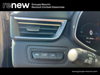 Photo 17 du bon plan RENAULT Clio 1.6 E-Tech hybride 145ch Engineered occasion à 17879 €