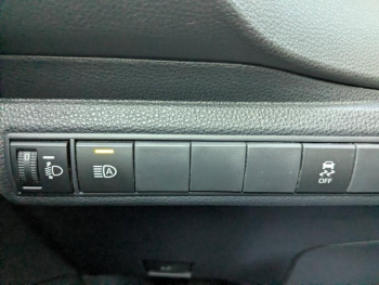 Photo 17 du bon plan TOYOTA Corolla 122h Design occasion à 18990 €