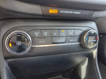 Photo 23 du bon plan FORD Fiesta 1.0 EcoBoost 95ch Titanium 5p occasion à 11990 €