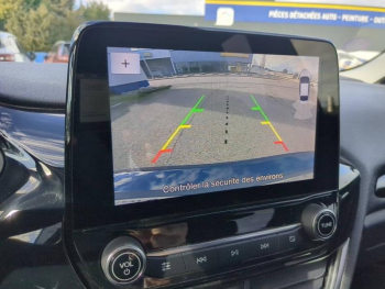 Photo 25 du bon plan FORD Fiesta 1.0 EcoBoost 95ch Titanium 5p occasion à 11990 €