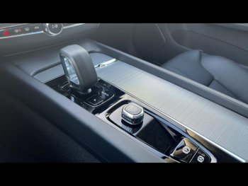 Photo 24 du bon plan VOLVO XC60 T6 Hybride Rechargeable 253 + 145ch Plus Style Chrome Geartronic 8 AWD occasion à 51990 €