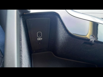 Photo 26 du bon plan VOLVO XC60 T6 Hybride Rechargeable 253 + 145ch Plus Style Chrome Geartronic 8 AWD occasion à 51990 €